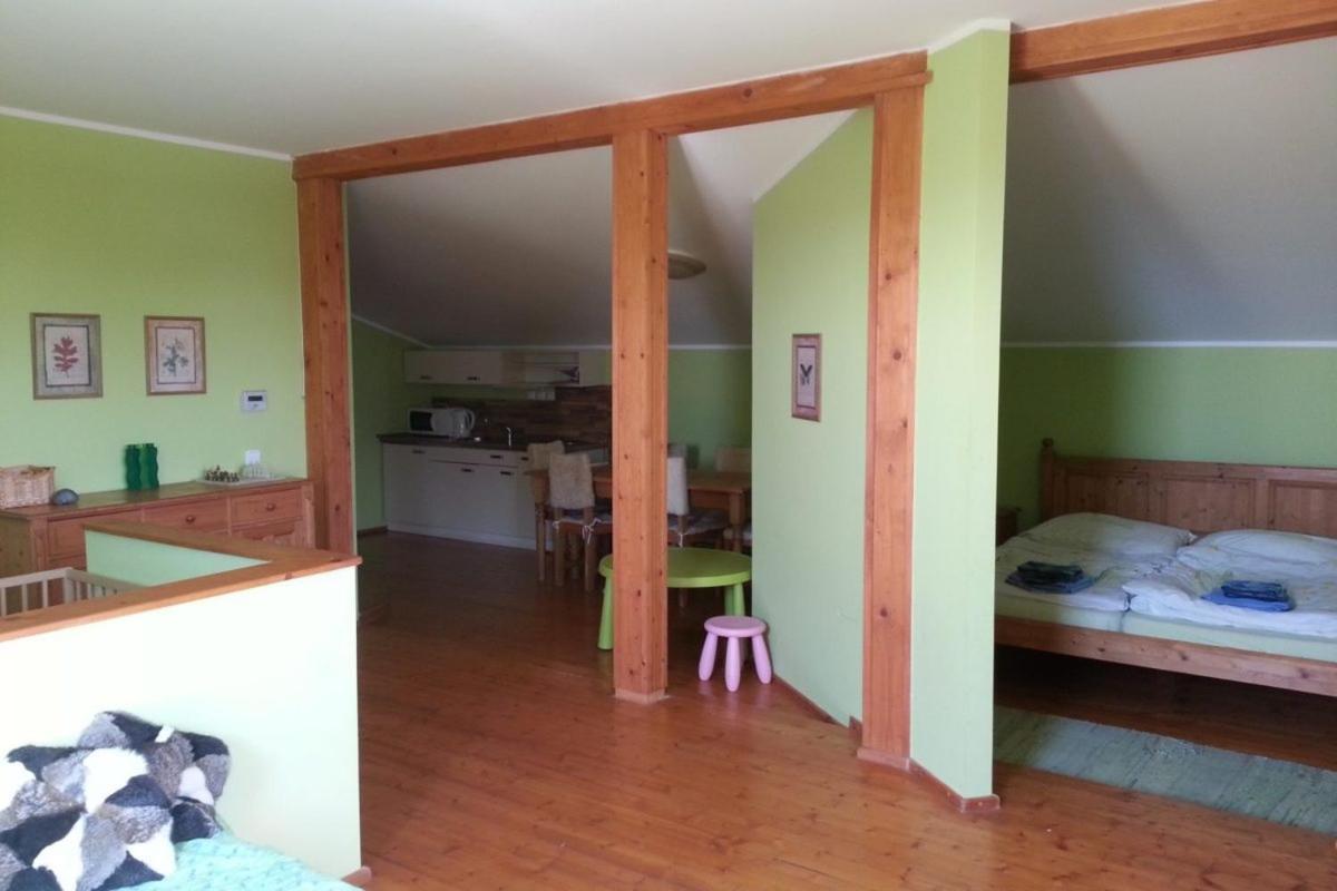 Kozakov Apartmany - Druhe Patro Tatobity Oda fotoğraf